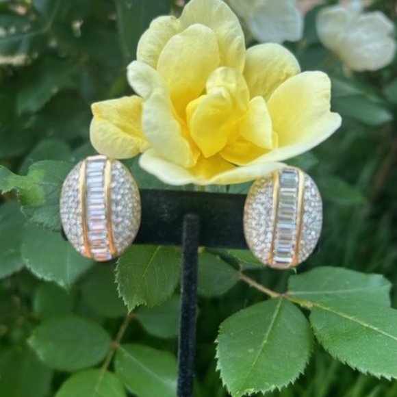 S.A.L SWAROVSKI Clear Crystal Gold EARRINGS - Picture 1 of 11